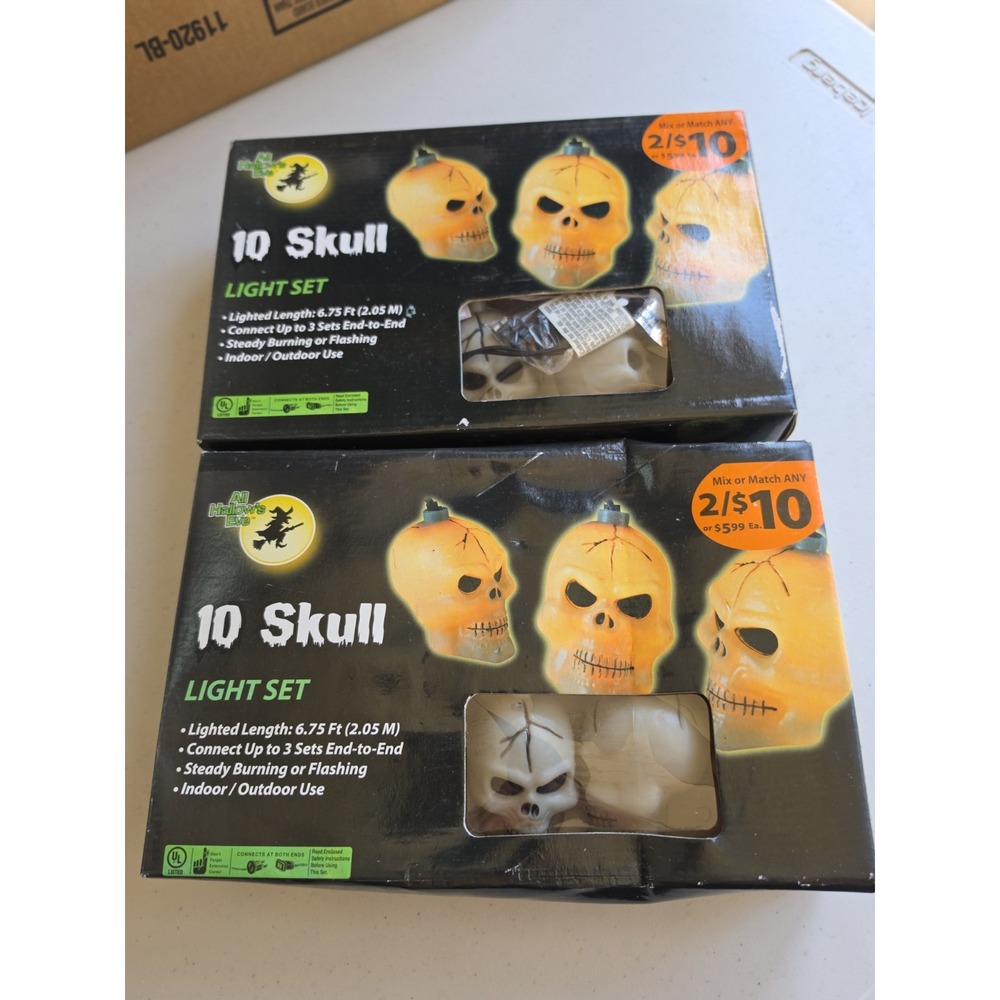 2 BOXES VTG ALL HALLOWS EVE HALLOWEEN 10 MOLDED SKULL STRING LIGHTS SET